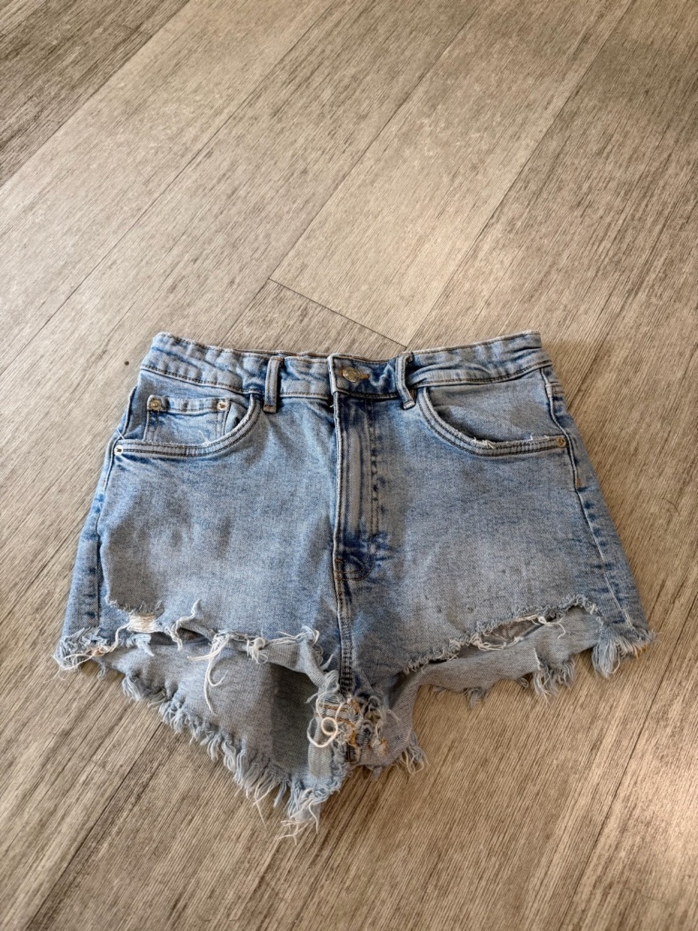 Zara Distressed Denim Shorts - Light Blue - Picture 2 of 4